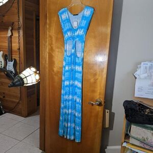 🆕NWT FOREVER 21 SKY BLUE & WHITE CUTOUT MAXI DRESS - MEDIUM
